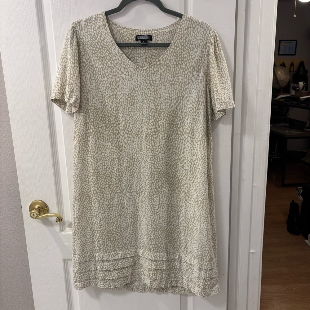 Nicole Miller Original Linen Blend Pintuck Hem V-Neck Sheath Dress